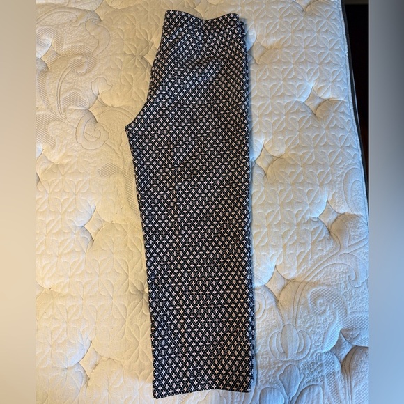 “J. JILL” Geometric Floral Stretch Ankle Pant - Picture 3 of 15